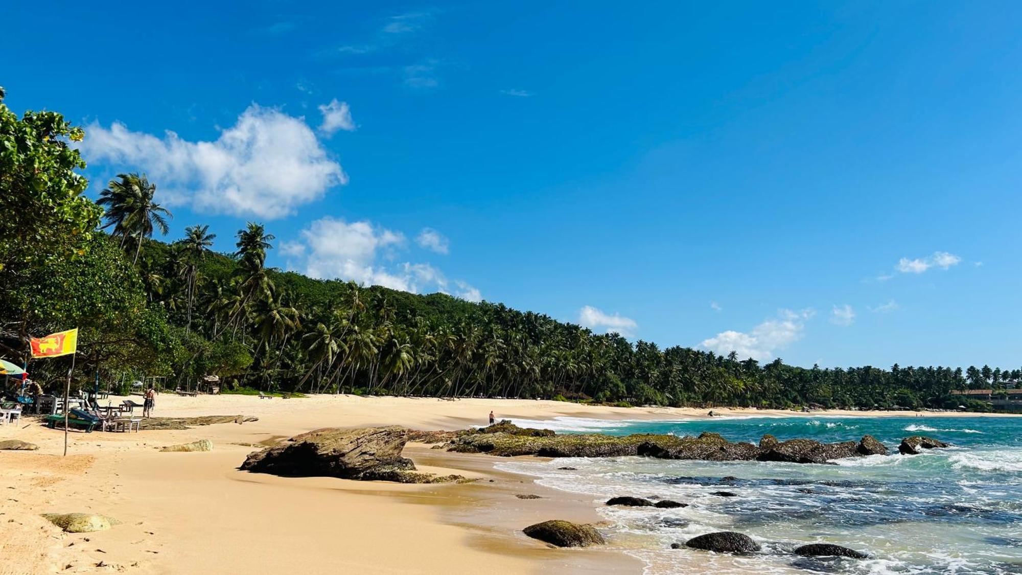 Shadow Surf Bay Hotel Tangalle Exterior photo