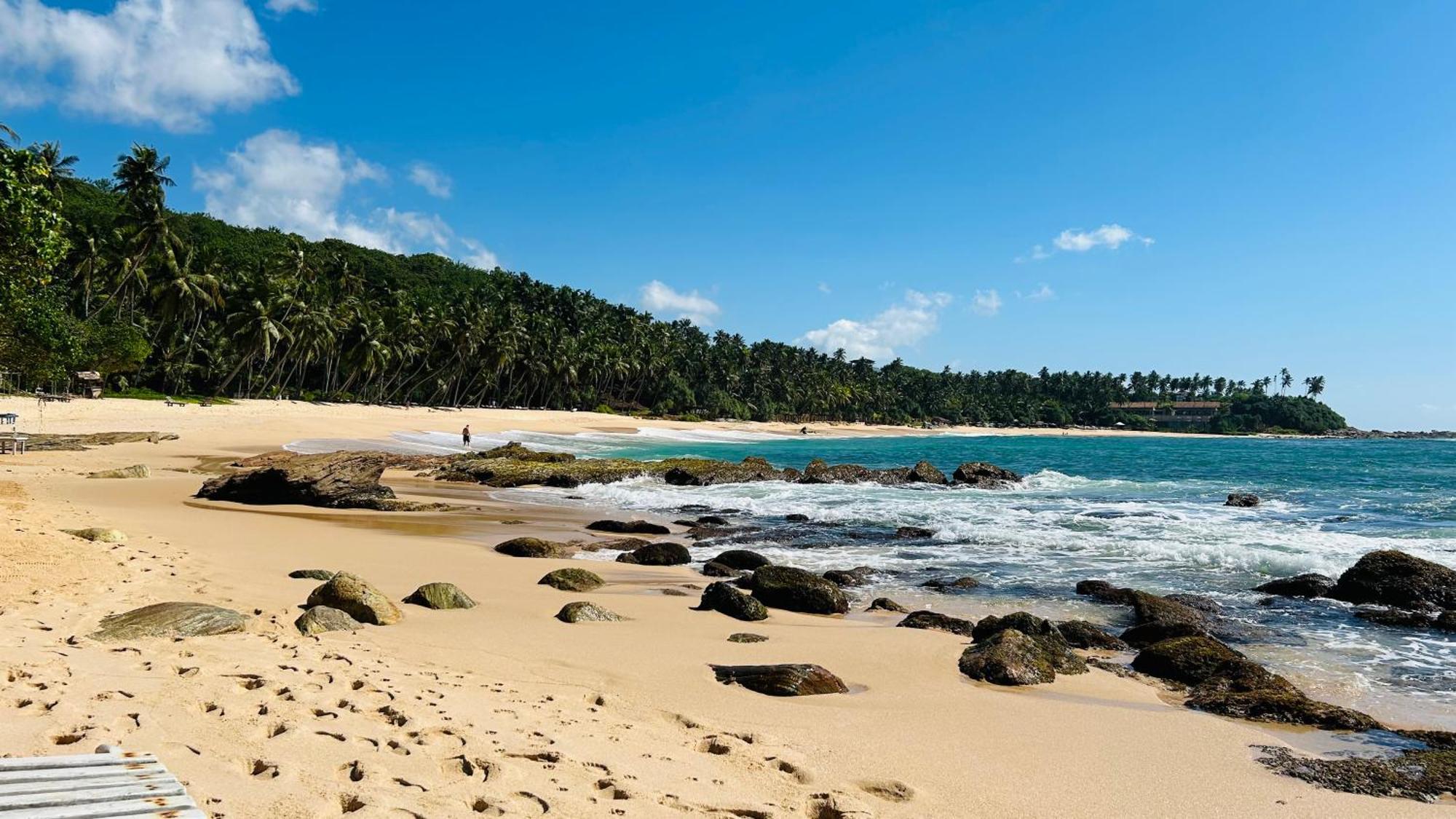 Shadow Surf Bay Hotel Tangalle Exterior photo