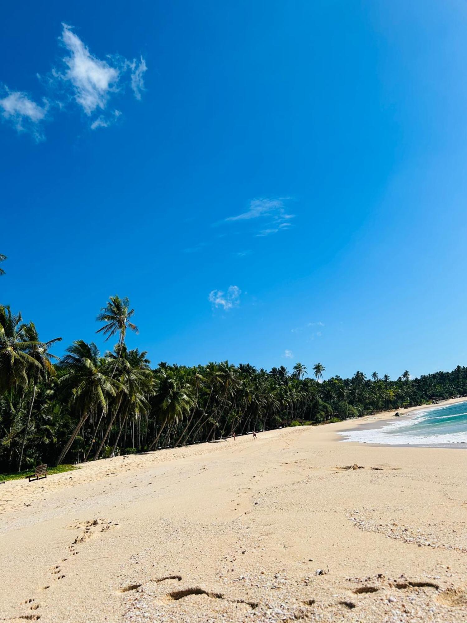 Shadow Surf Bay Hotel Tangalle Exterior photo