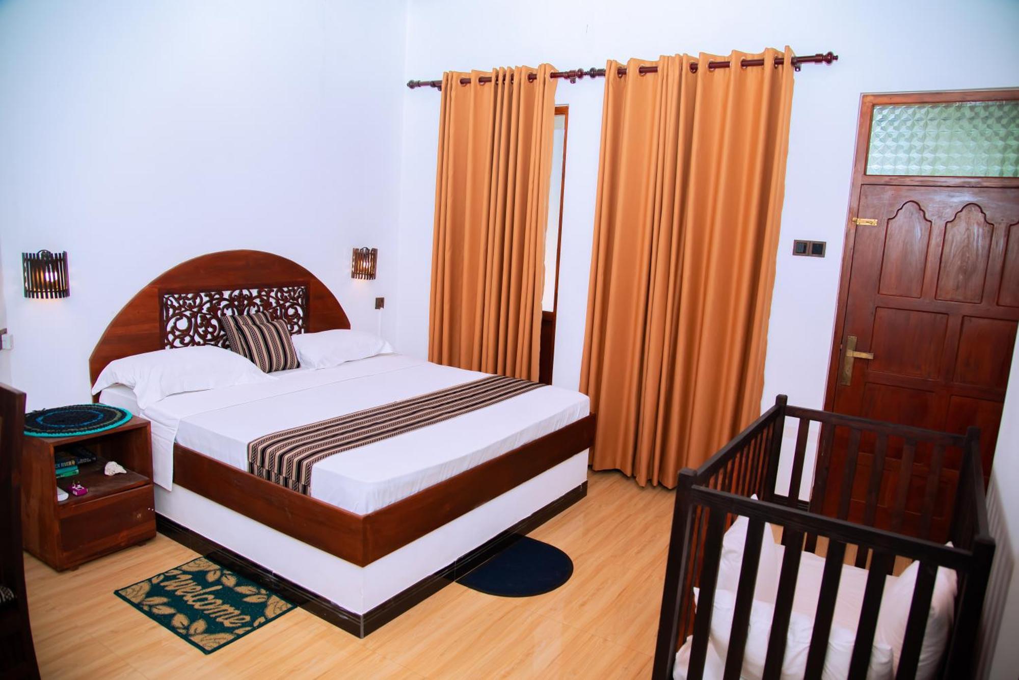 Shadow Surf Bay Hotel Tangalle Exterior photo